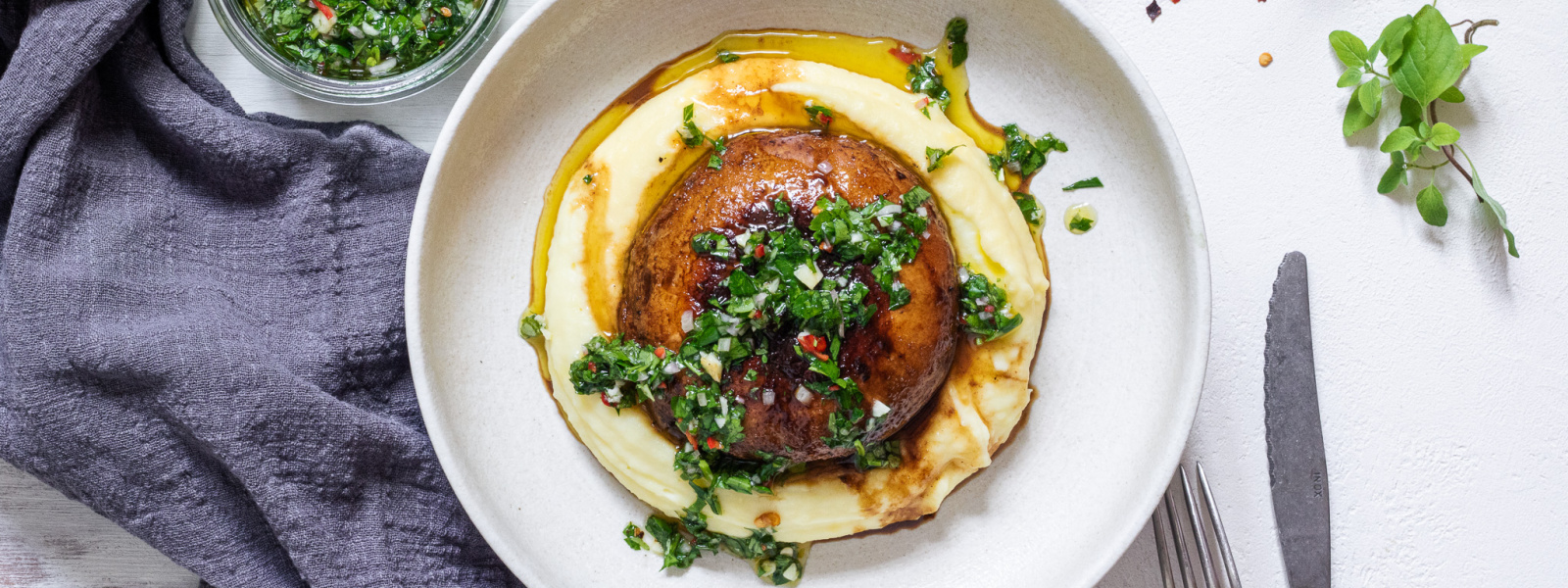 Portobello-Steak mit Chimichurri und Kartoffelpüree mit Ziegenkäse